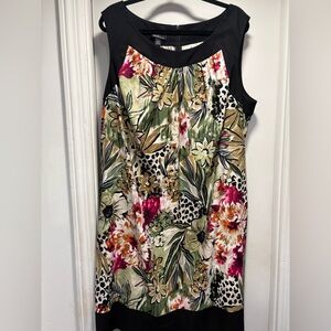 Black and Floral Midi Dress . Sleeveless
Size 22W